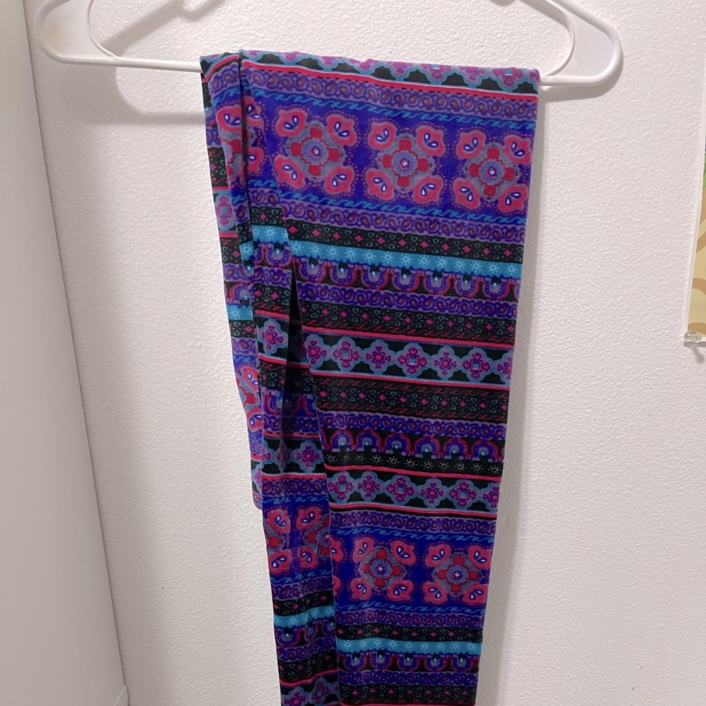 No Boundaries Velvety Graphic Leggings - Aztec Pattern 1